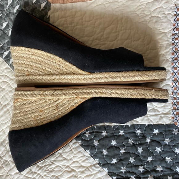 H&M Black velvet platforms Size 36 - Picture 2 of 7